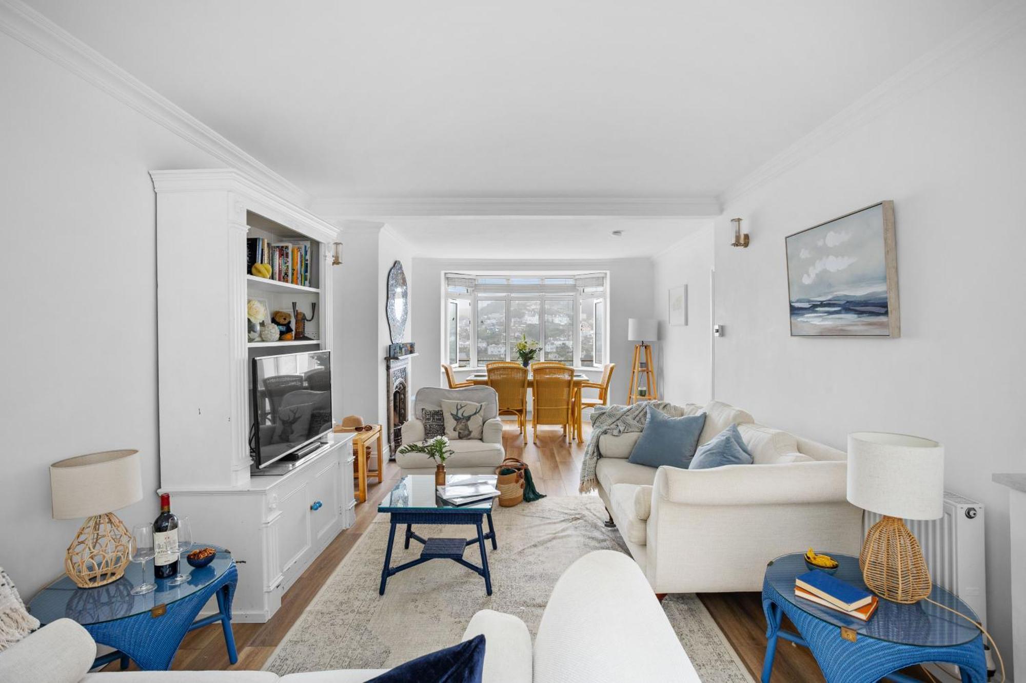 Uphigh - Elevated Family Home With Stunning River Views Dartmouth Extérieur photo